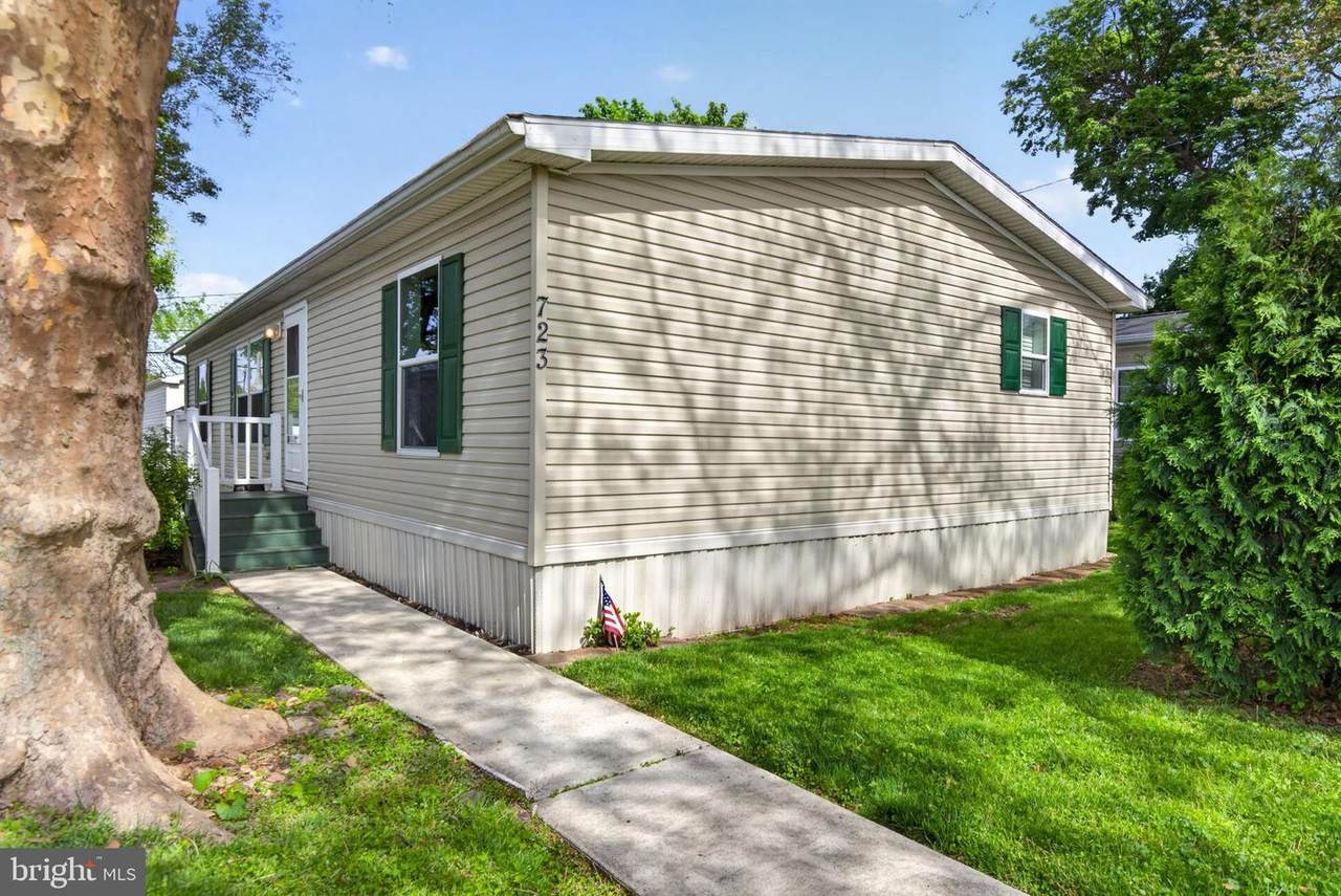 723 Sherry Lane - Photo 1