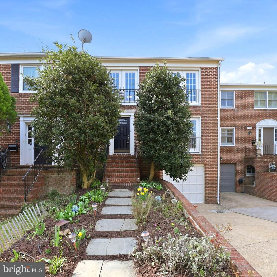 2928 Nob Hill Court - Photo 1