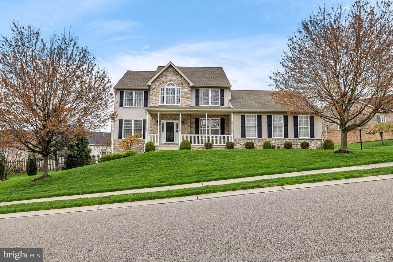 1115 Glen View Drive - Photo 1