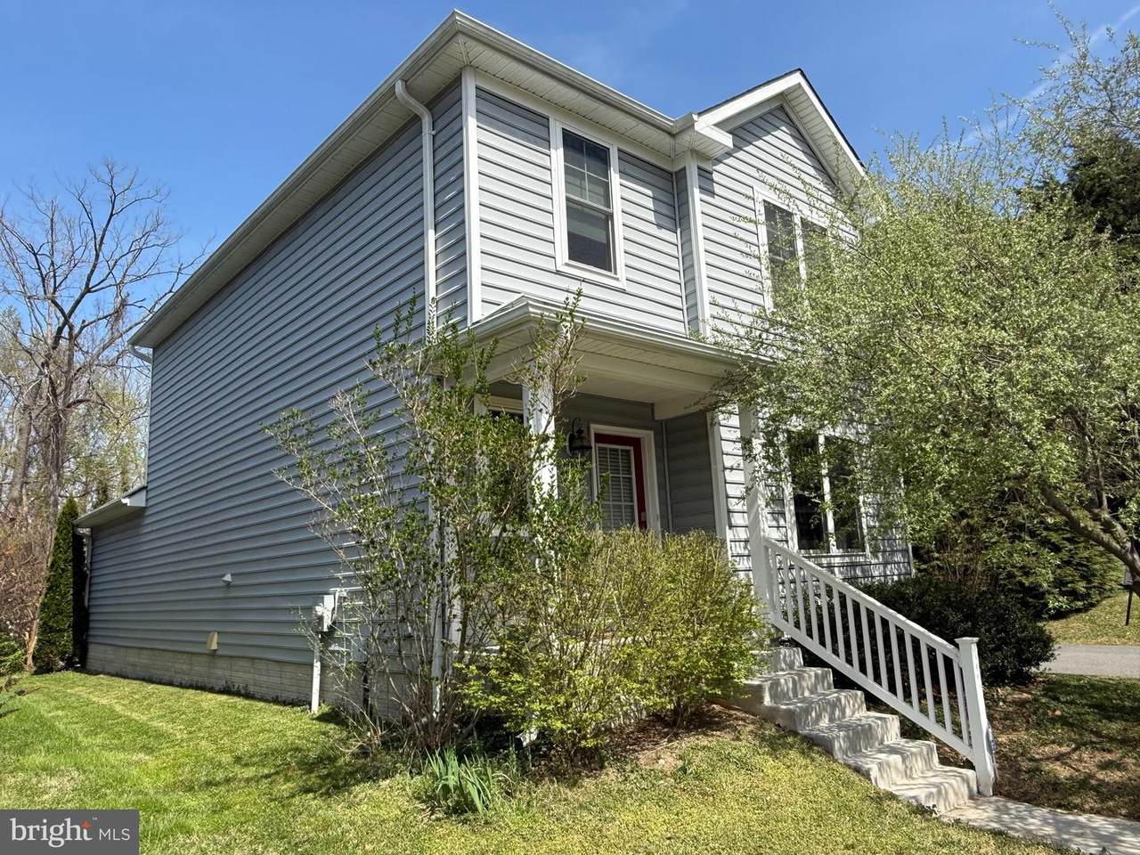 331 Hollis Circle - Photo 1