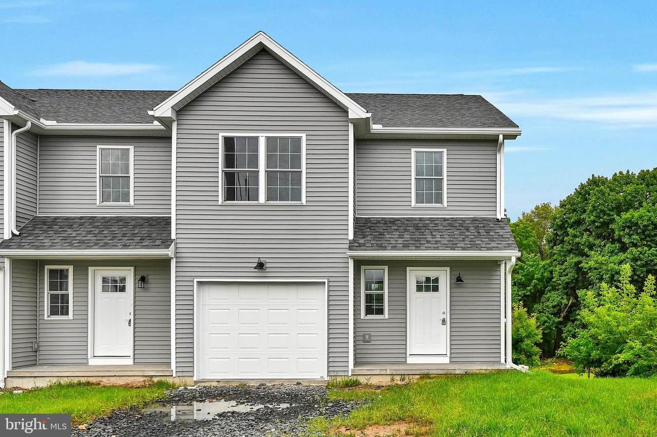 1336 Seneca Street - Photo 1