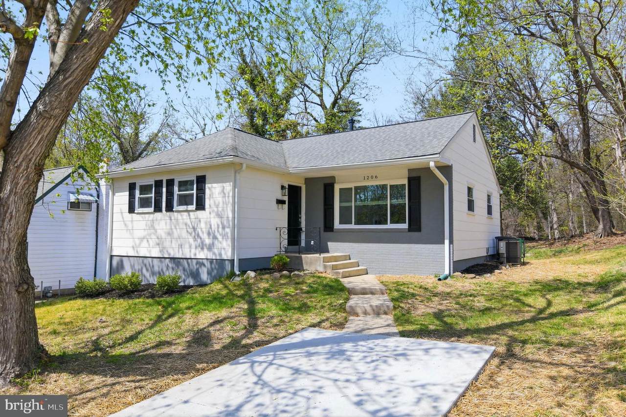 1206 Crisfield Drive - Photo 1