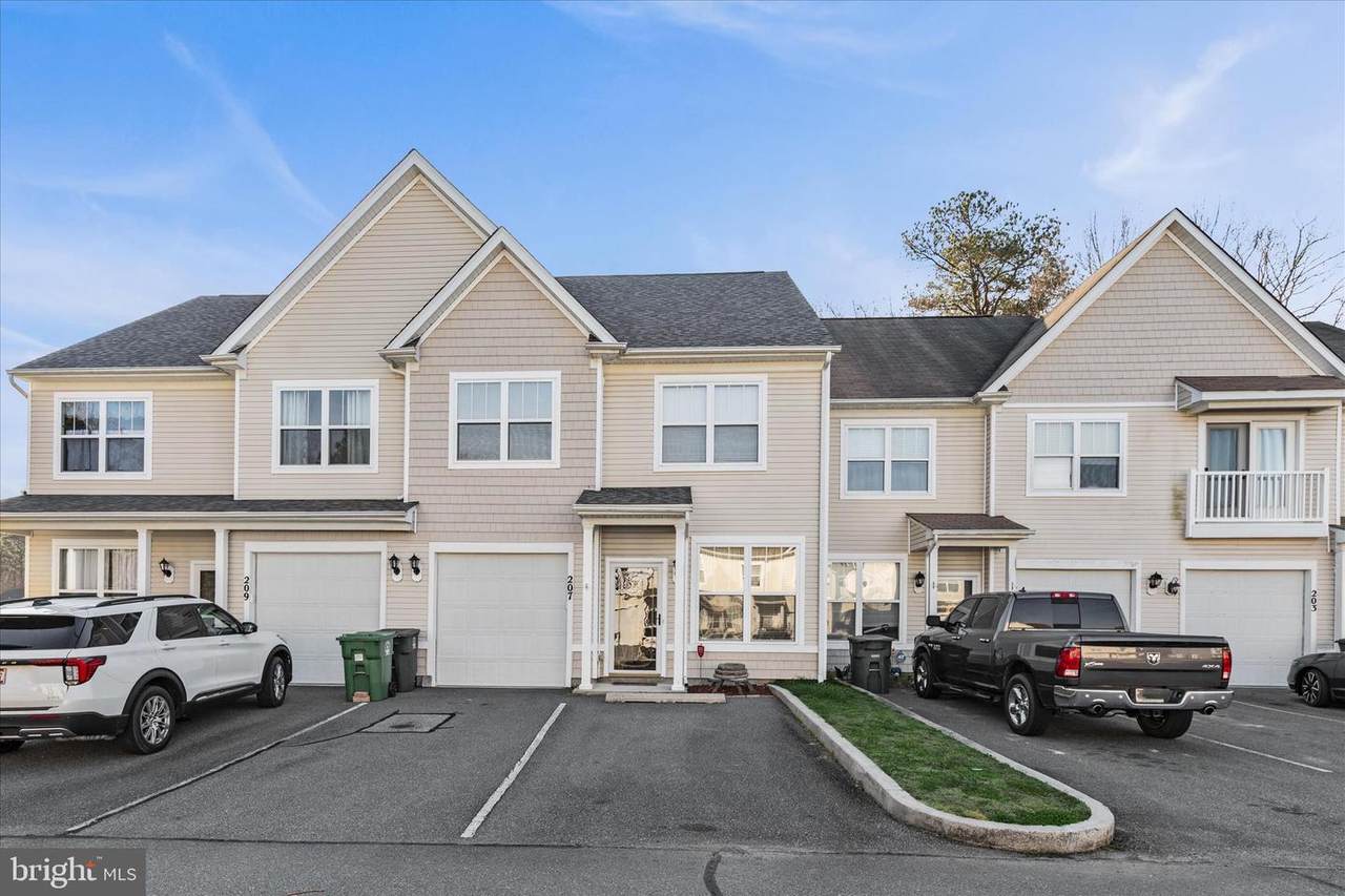 207 Intrepid Lane - Photo 1