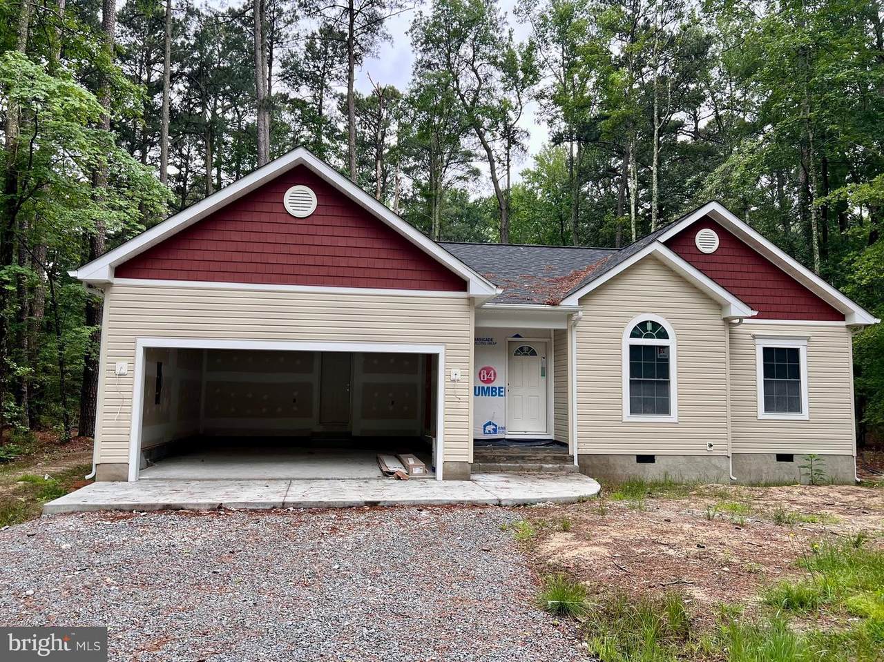 106 Erica Drive - Photo 1