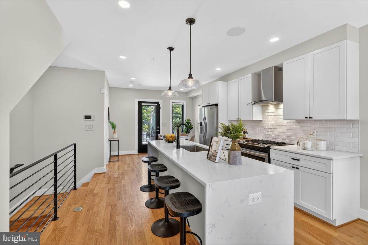 609 Gresham Place - Photo 1