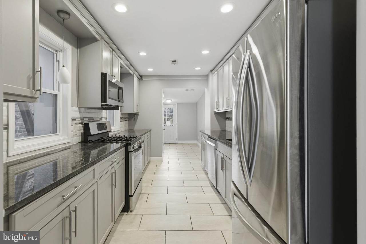 513 Scott Street - Photo 1