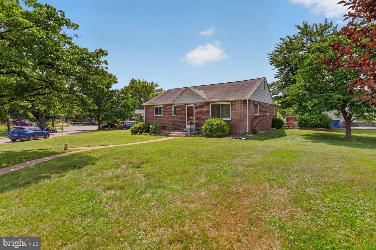 11015 Burnley Terrace - Photo 1