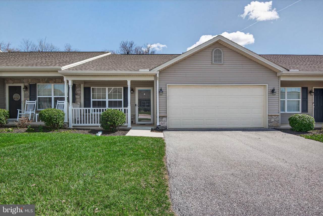 227 Palomino Way - Photo 1