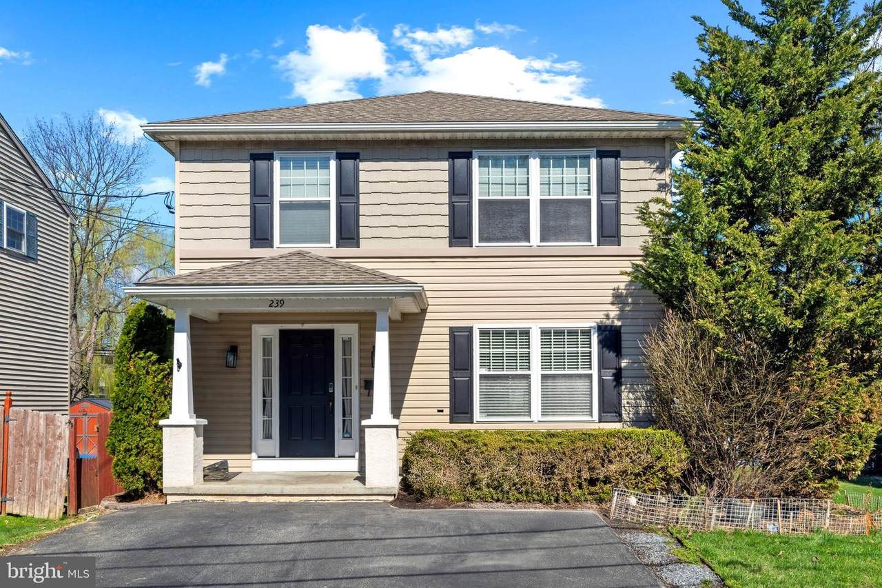 239 Railroad Avenue - Photo 1