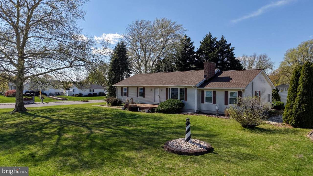 131 Comanche Circle - Photo 1