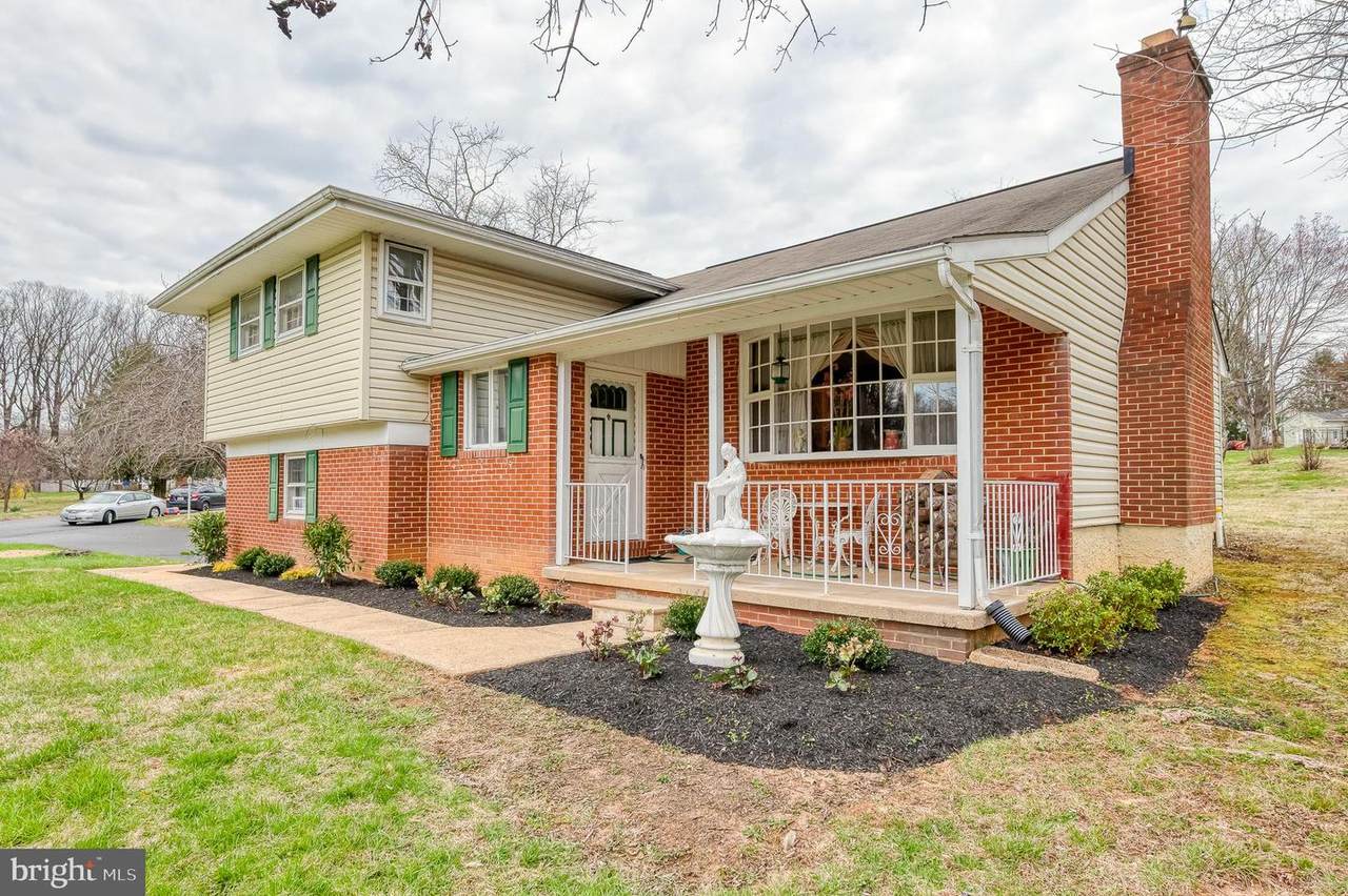 823 Petem Road - Photo 1