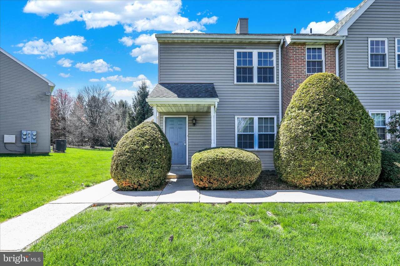 302 Peters Way - Photo 1