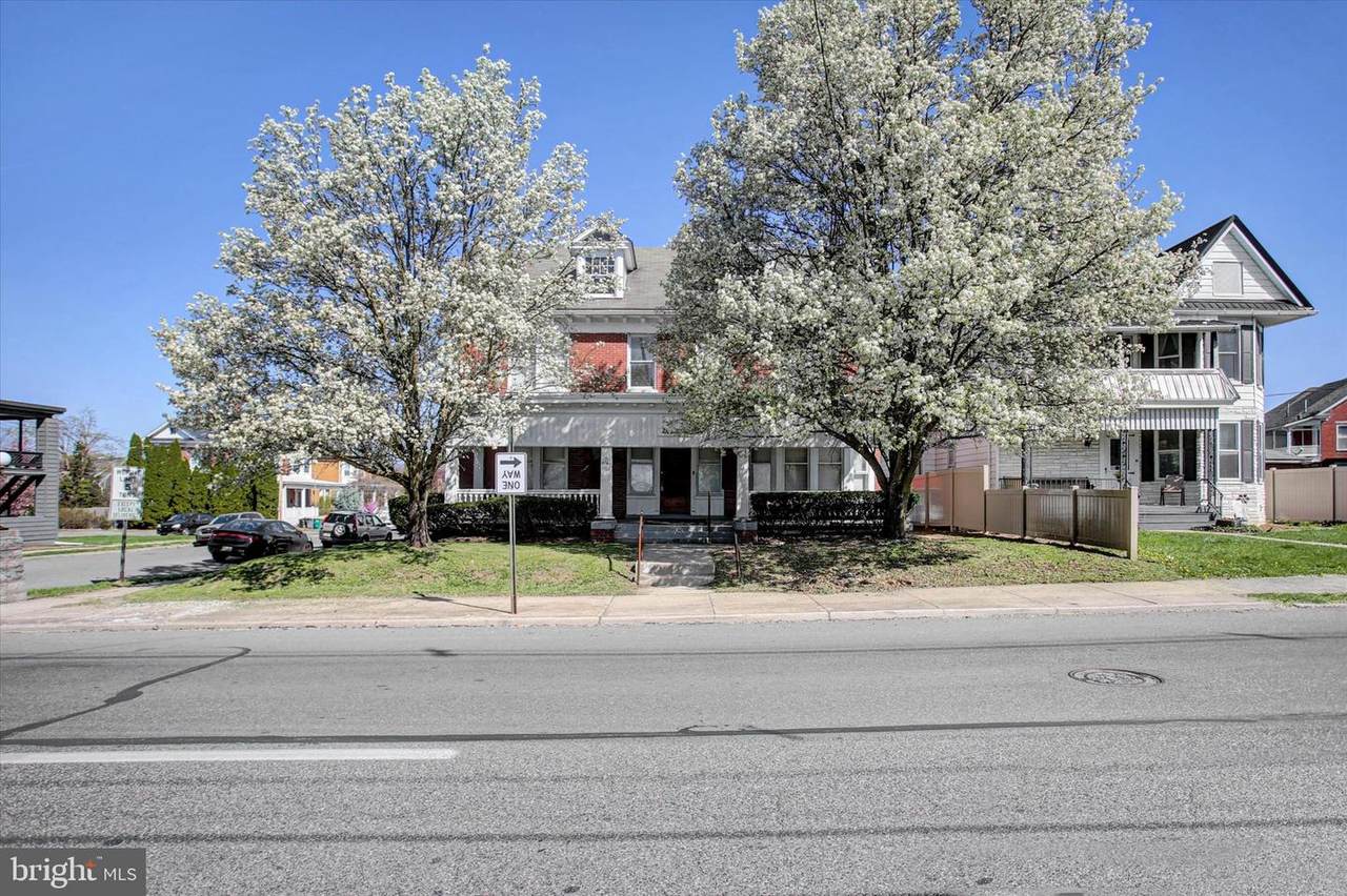 425 Lincoln Way West - Photo 1
