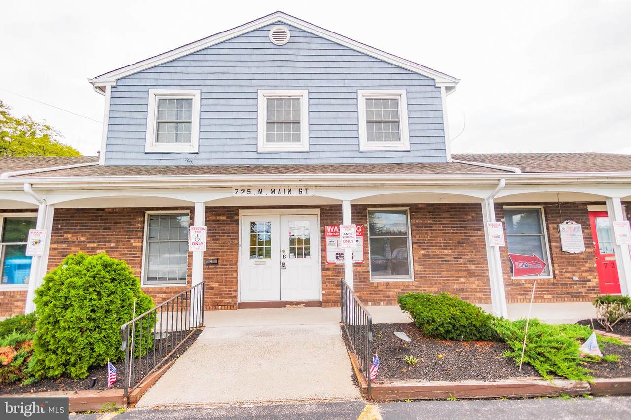 725 Main Street - Photo 1