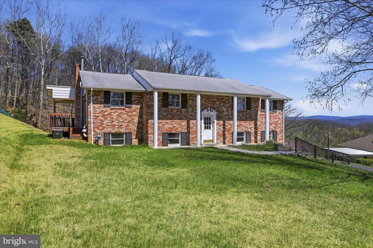 609 Wellington Lane - Photo 1