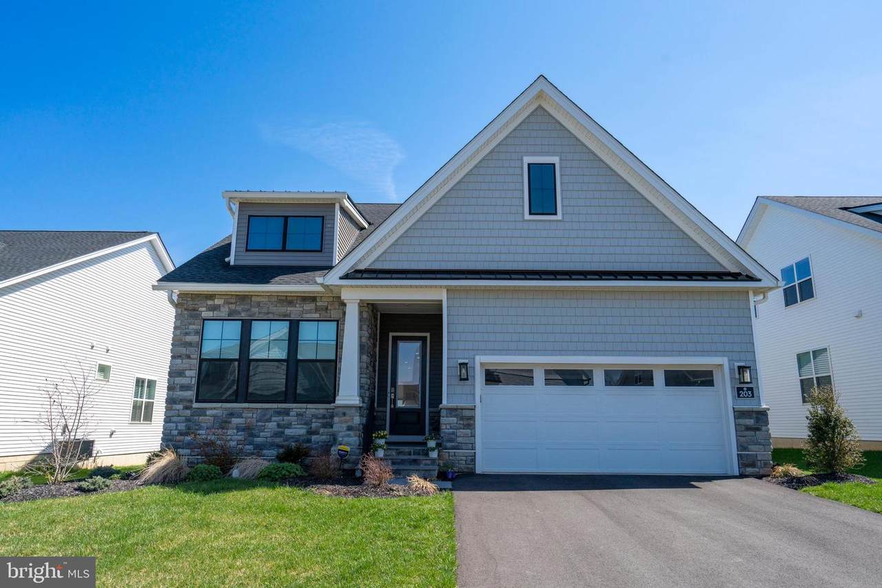 203 Gerry Way - Photo 1