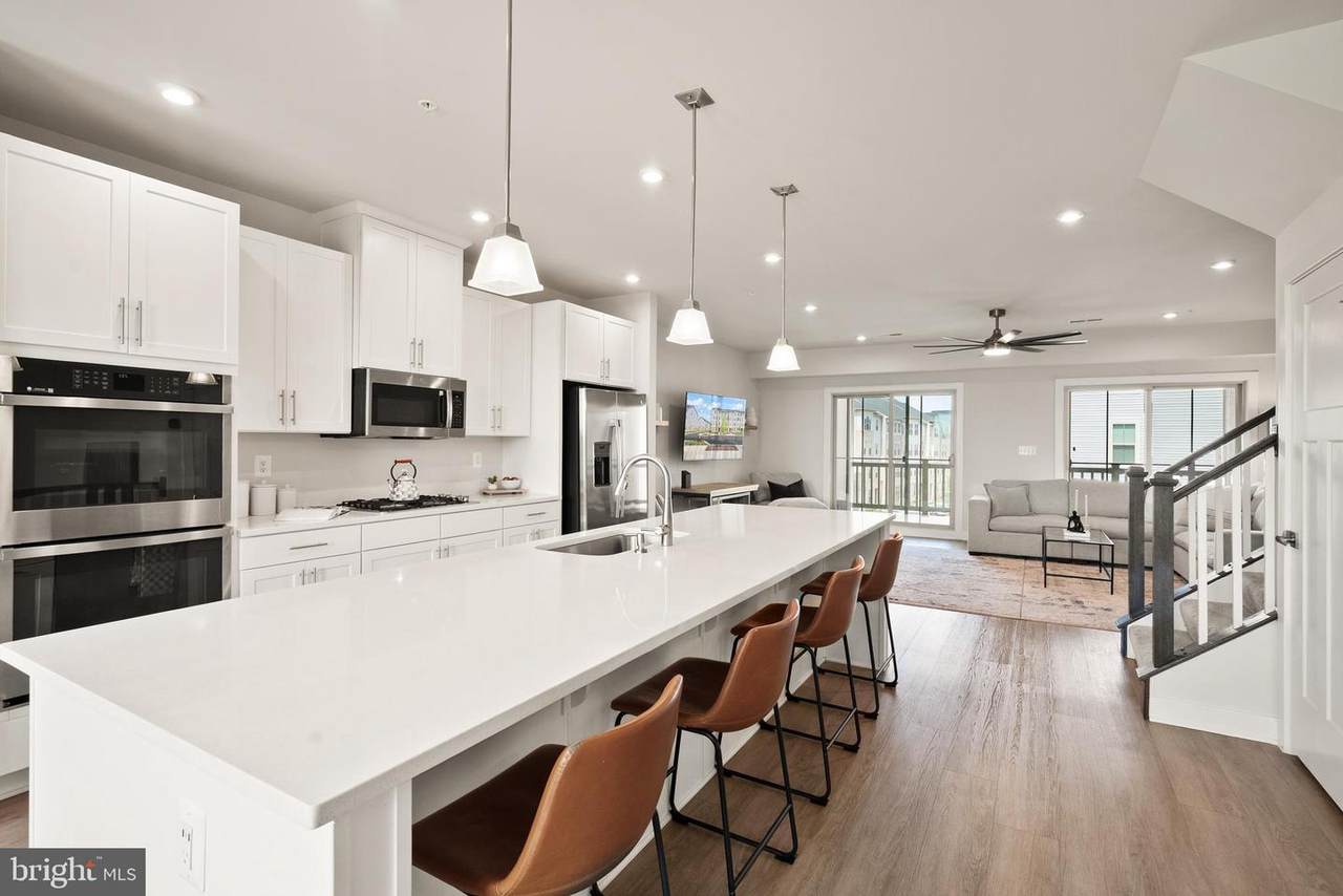 24252 Thurso Square - Photo 1