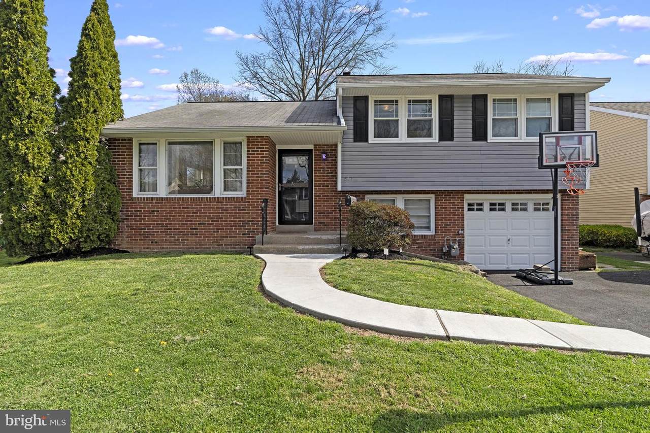 517 Evans Avenue - Photo 1