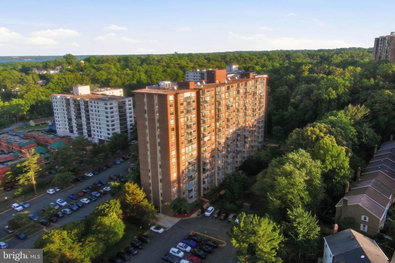 2059 Huntington Avenue - Photo 1