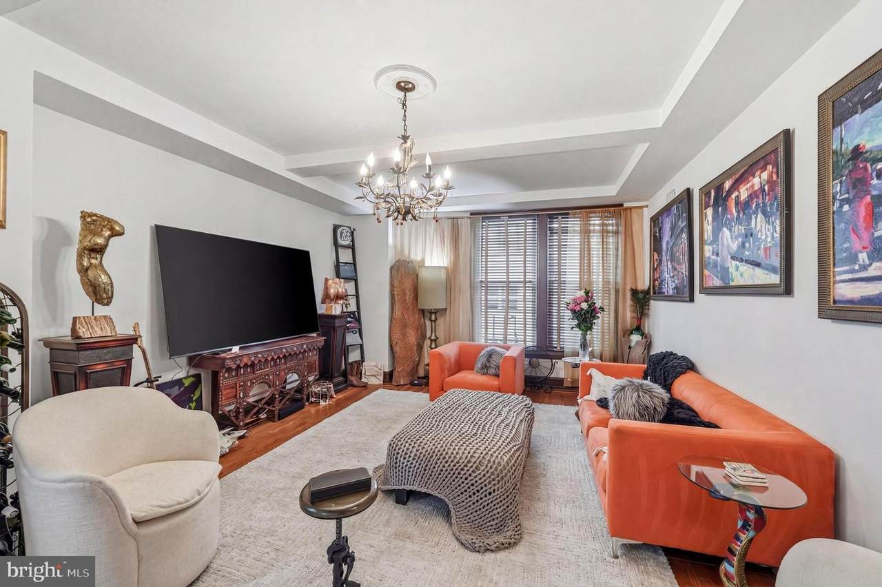1901 Walnut Street - Photo 1