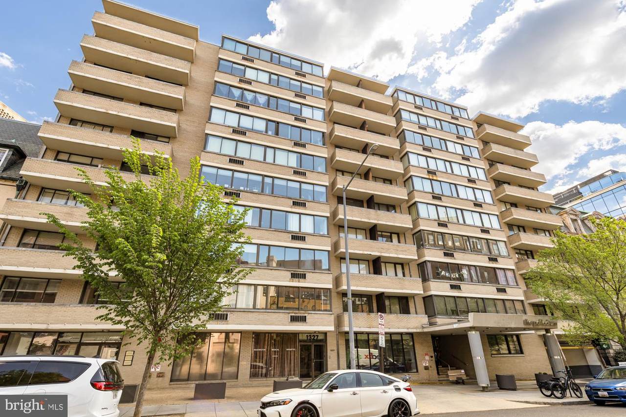 1325 18TH Street - Photo 1
