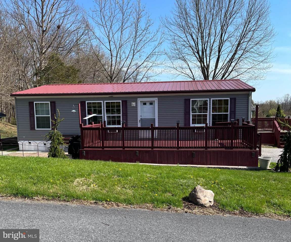 51 Helena Lane - Photo 1