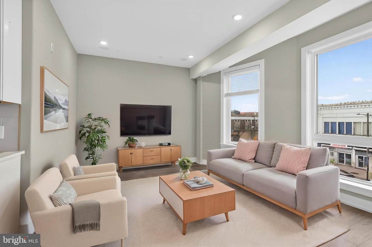2209 Broad Street - Photo 1
