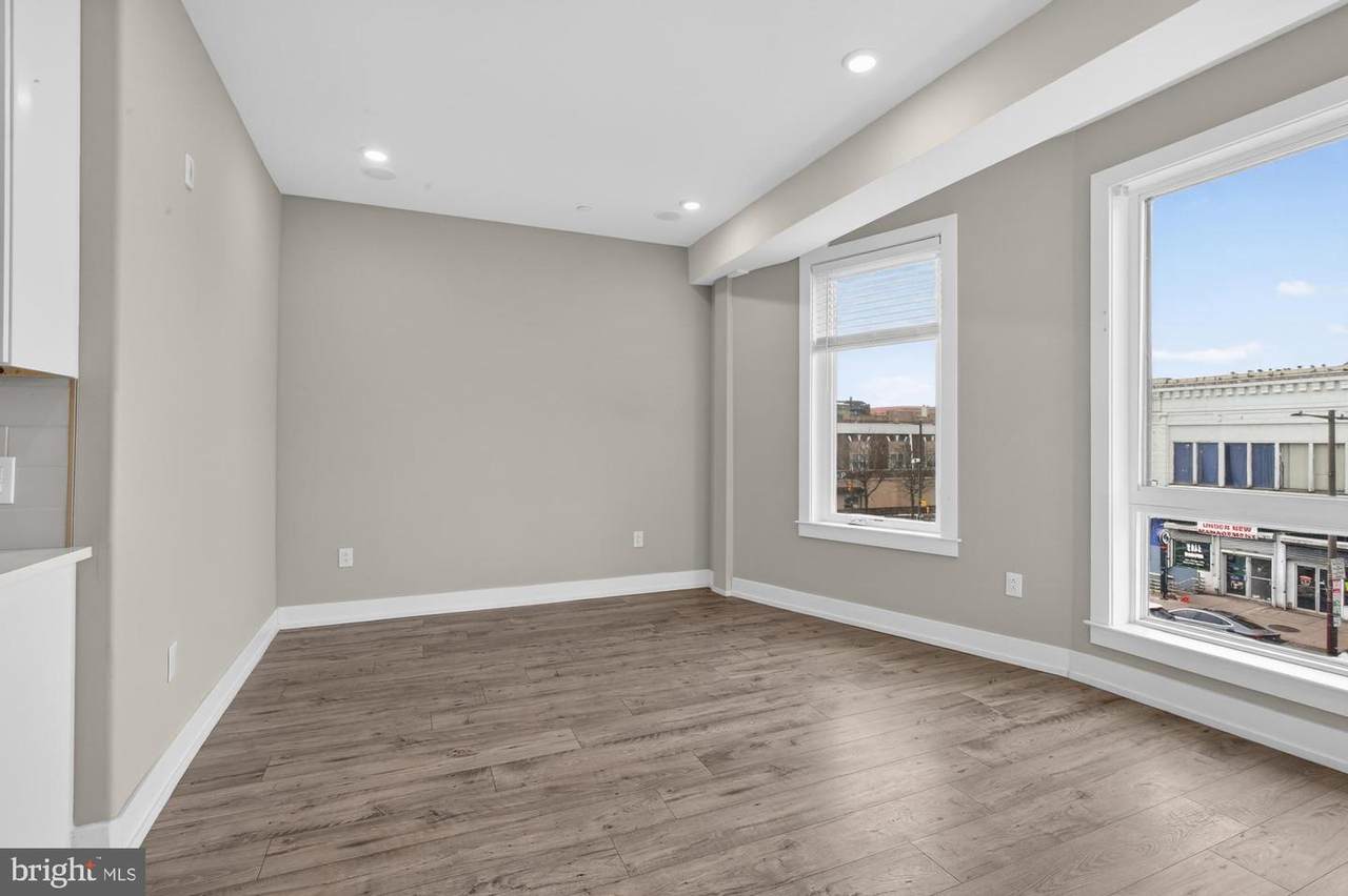 https://bt-photos.global.ssl.fastly.net/brightmls/1280_boomver_2_804745527260-2.jpg