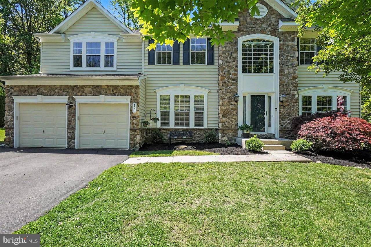 19 Crescent Links Drive - Photo 1