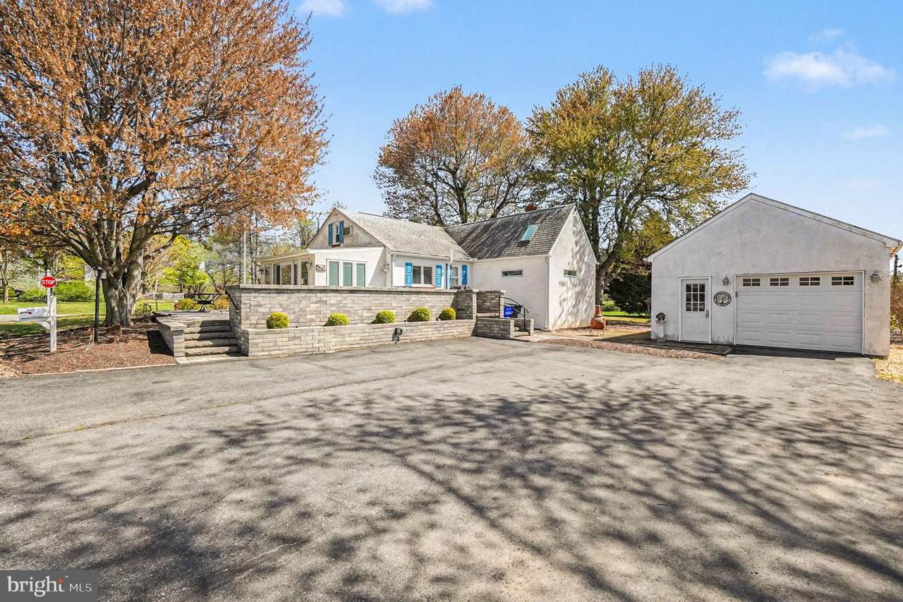 112 Midway Drive - Photo 1
