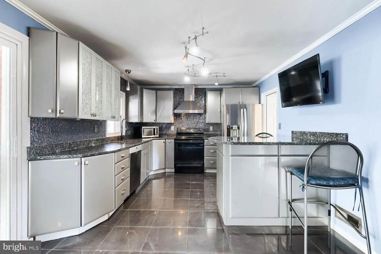 114 Seminary Avenue - Photo 1