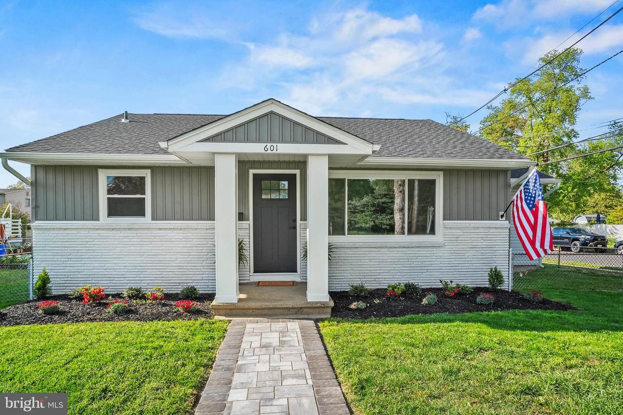 601 Evesham Avenue - Photo 1
