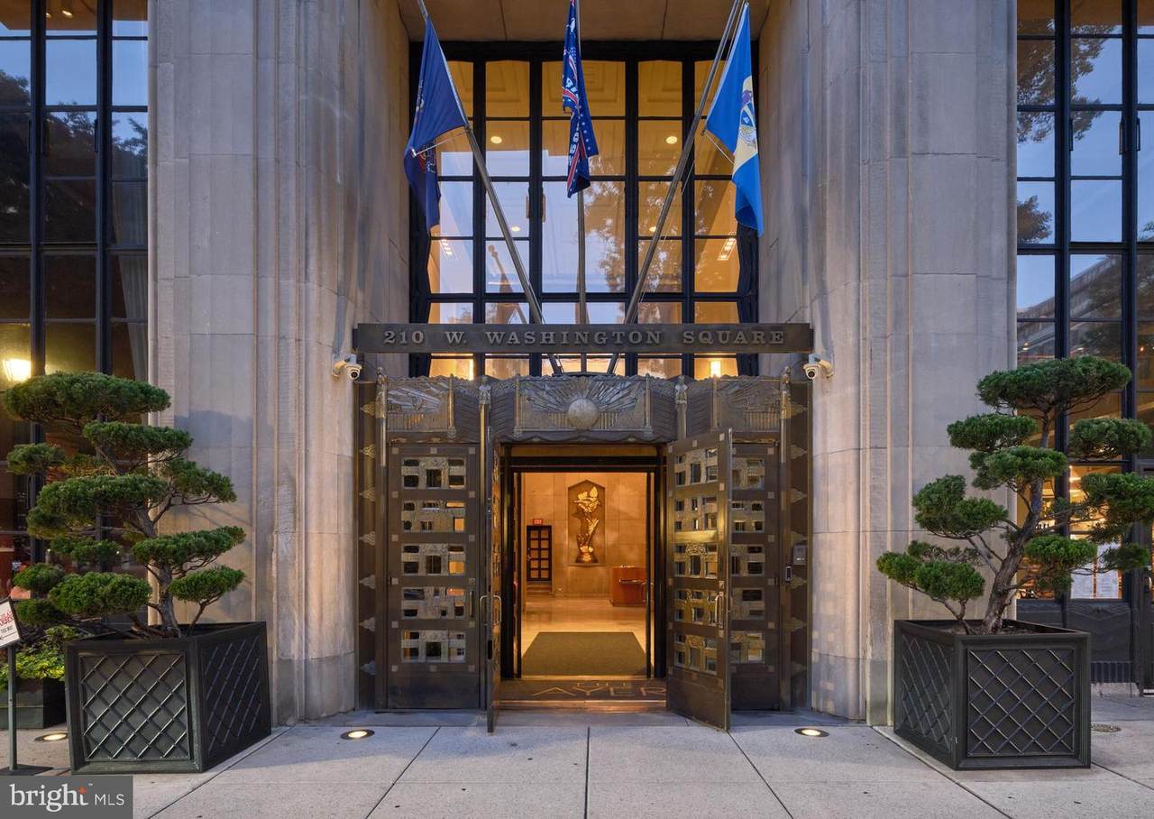 210 Washington Square - Photo 1