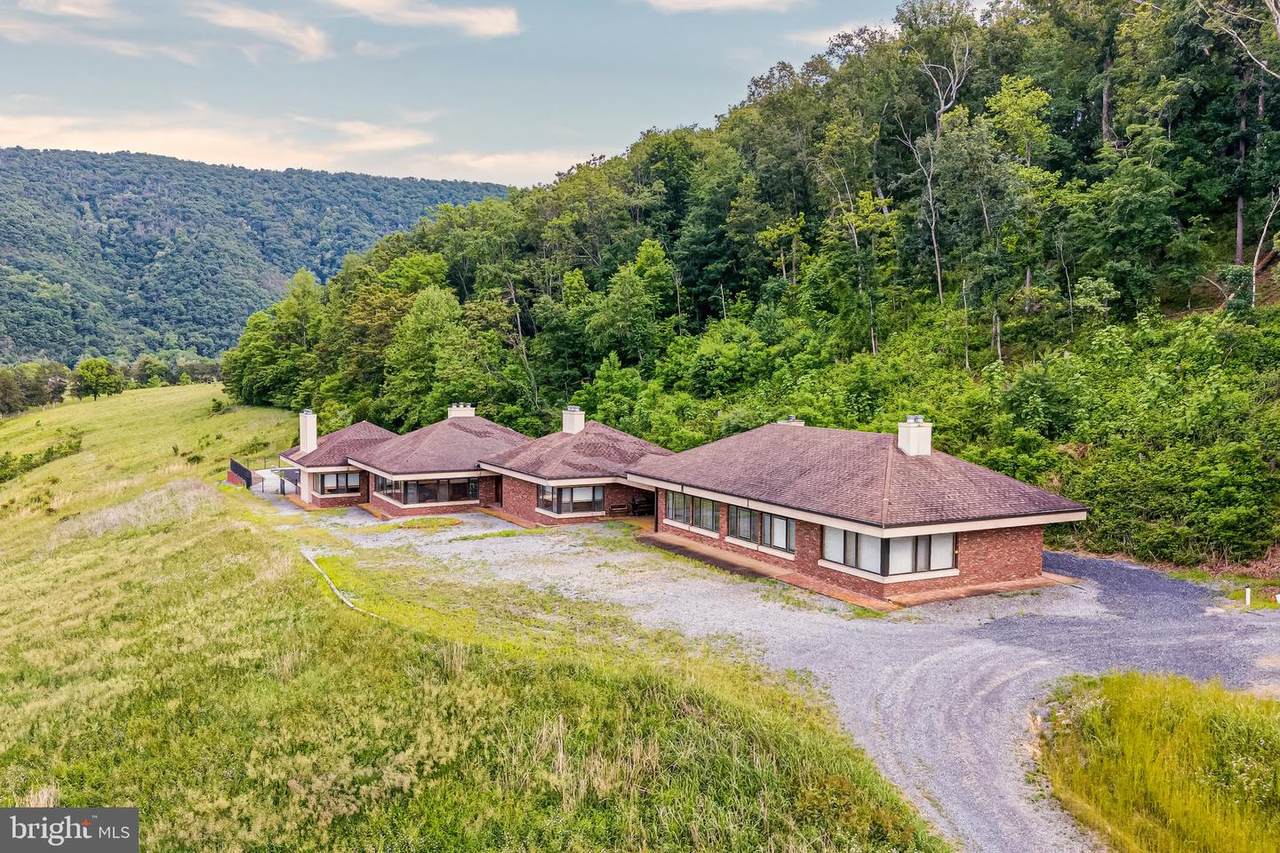 895 Fishers Road - Photo 1