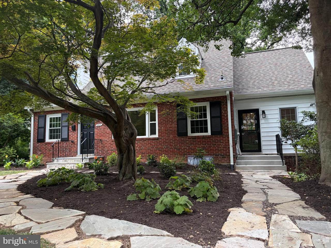805 Ridge Place - Photo 1