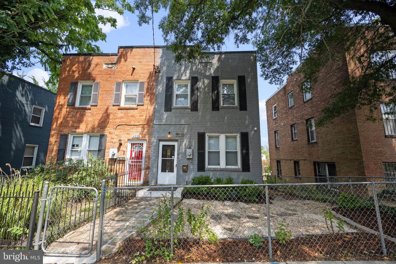 4230 Edson Place - Photo 1
