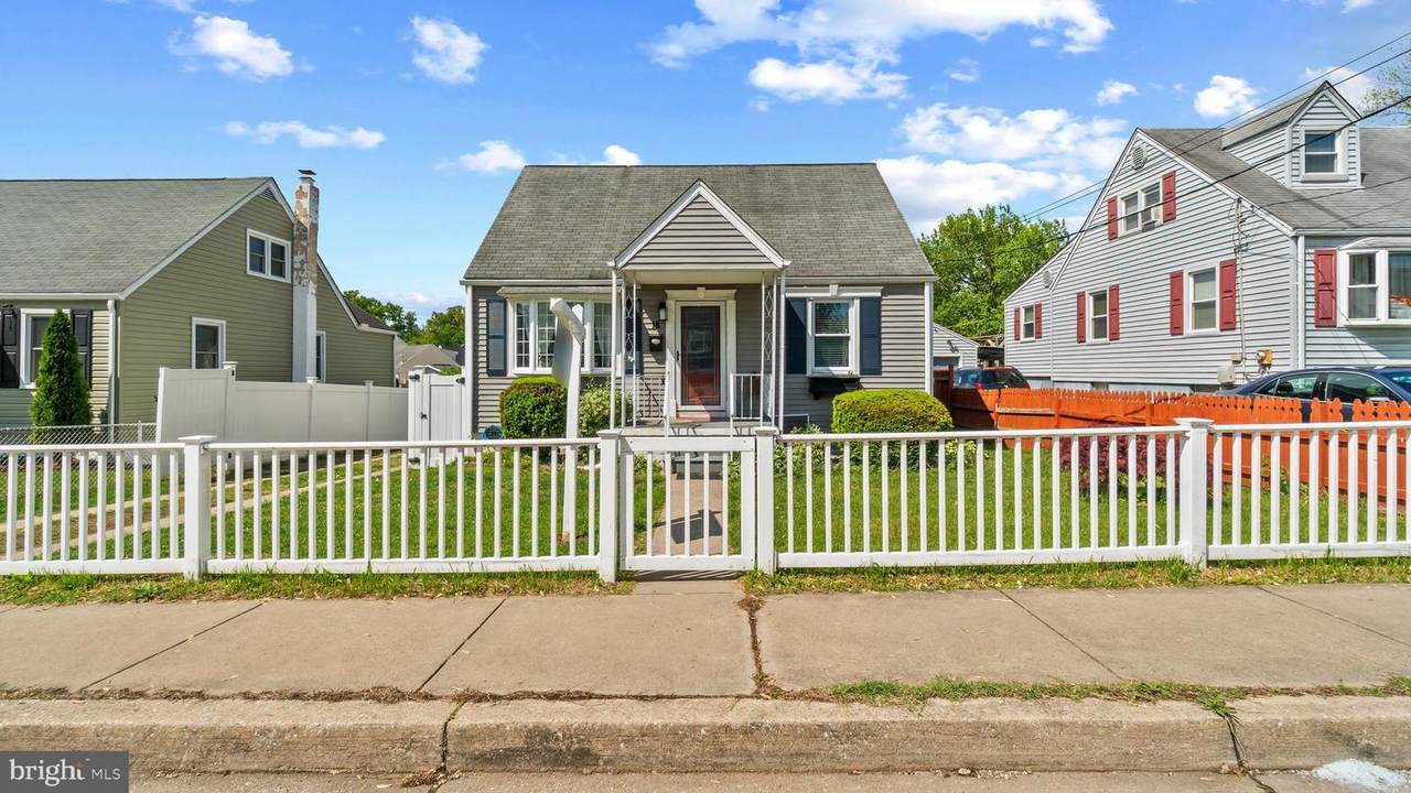 18 Hawthorne Road - Photo 1