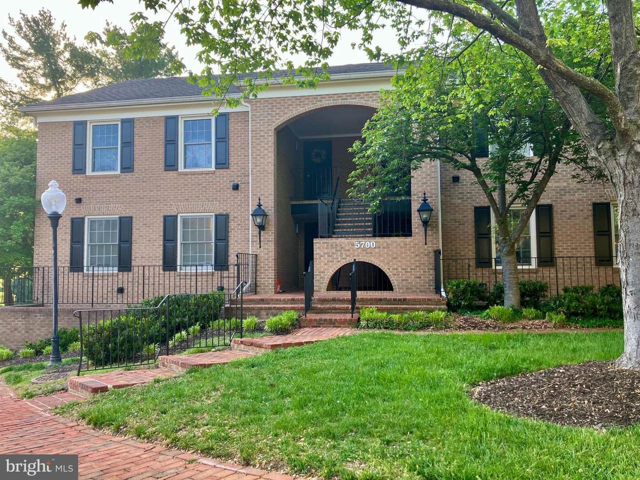 5700 Brewer House Circle - Photo 1