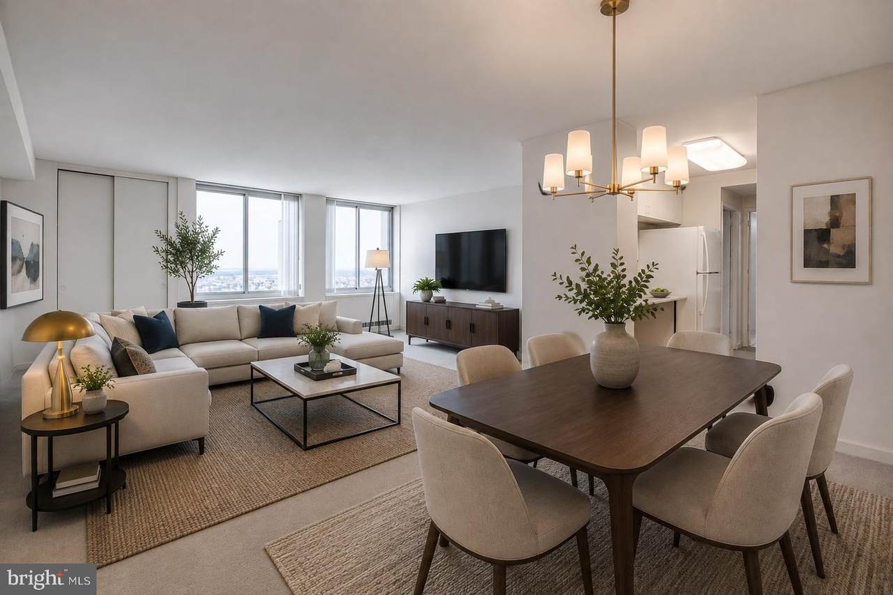 604 Washington Square - Photo 1
