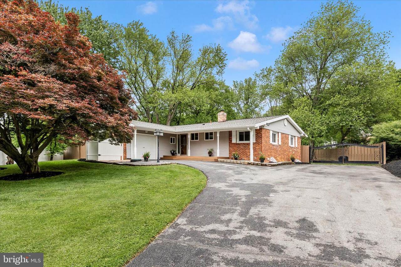 12117 Sunnyview Drive - Photo 1
