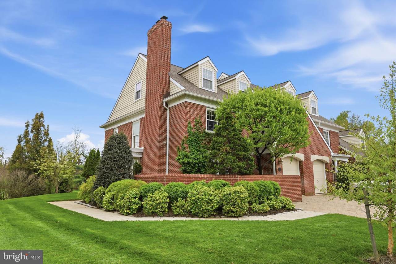 210 Westminster Place - Photo 1