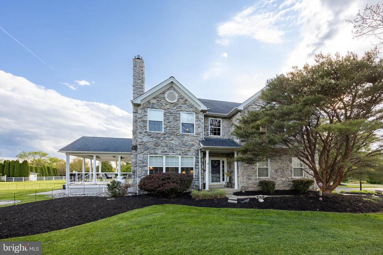 356 Robin Lane - Photo 1