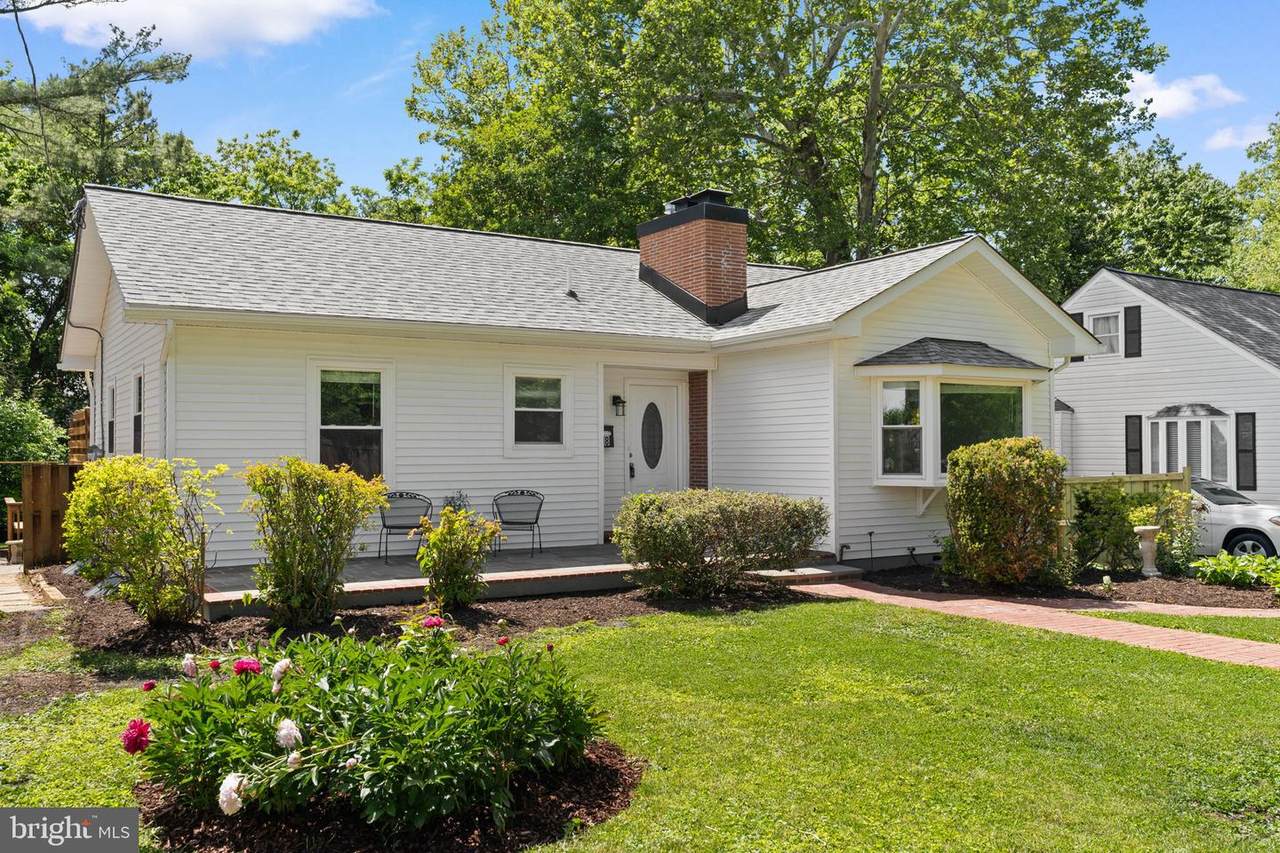 8 Oak Avenue - Photo 1