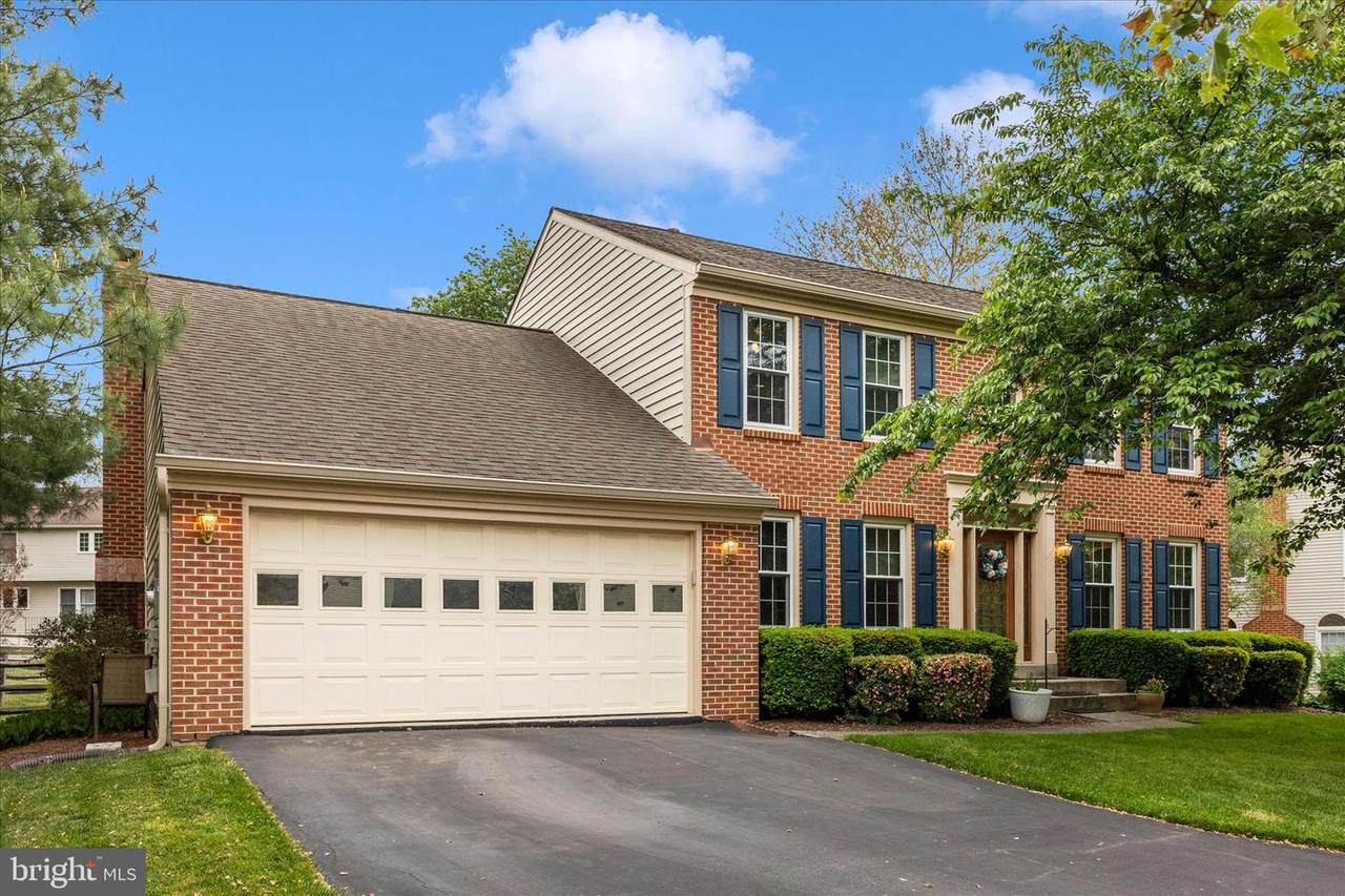 6119 Fieldcrest Drive - Photo 1