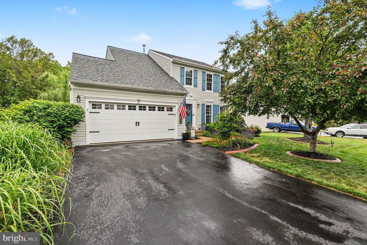 17 Silverthorn Court - Photo 1