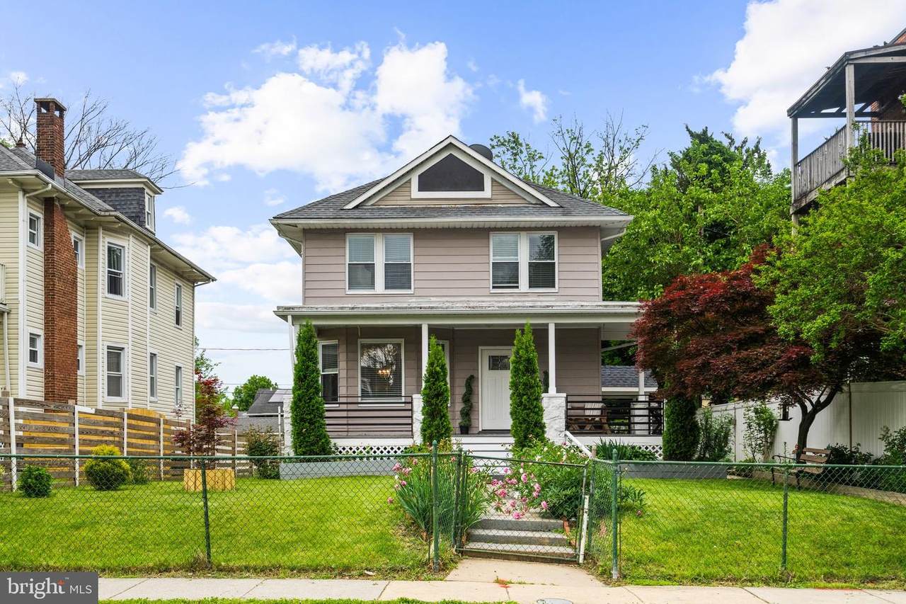 3413 Bateman Avenue - Photo 1