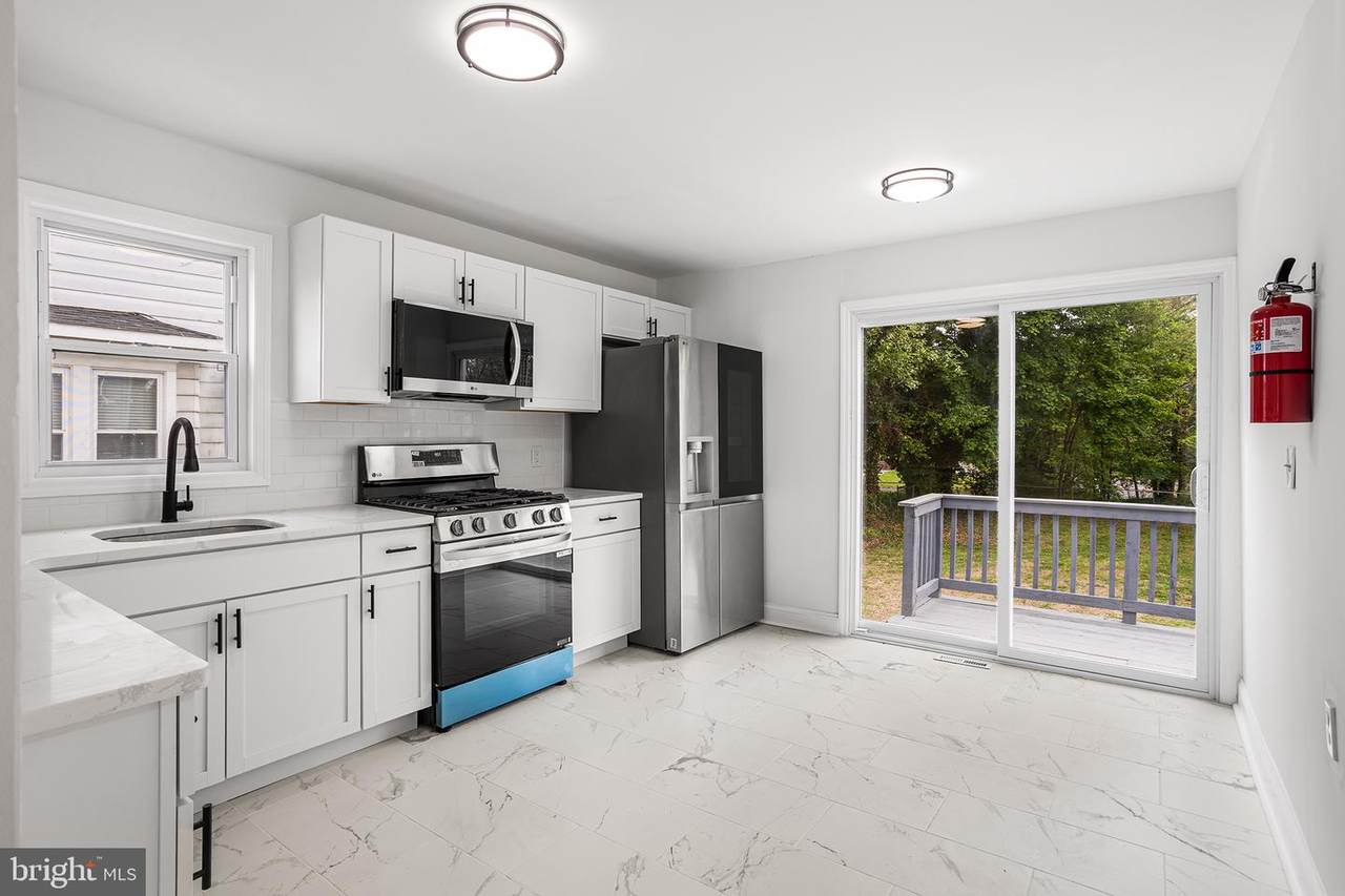 410 Walnut Avenue - Photo 1