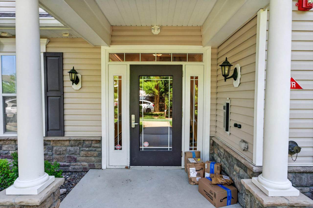 https://bt-photos.global.ssl.fastly.net/brightmls/1280_boomver_2_804846903078-2.jpg