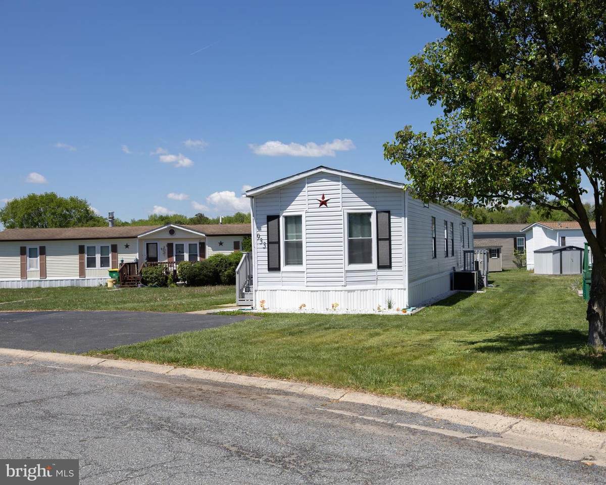 933 Laura Lee Circle - Photo 1