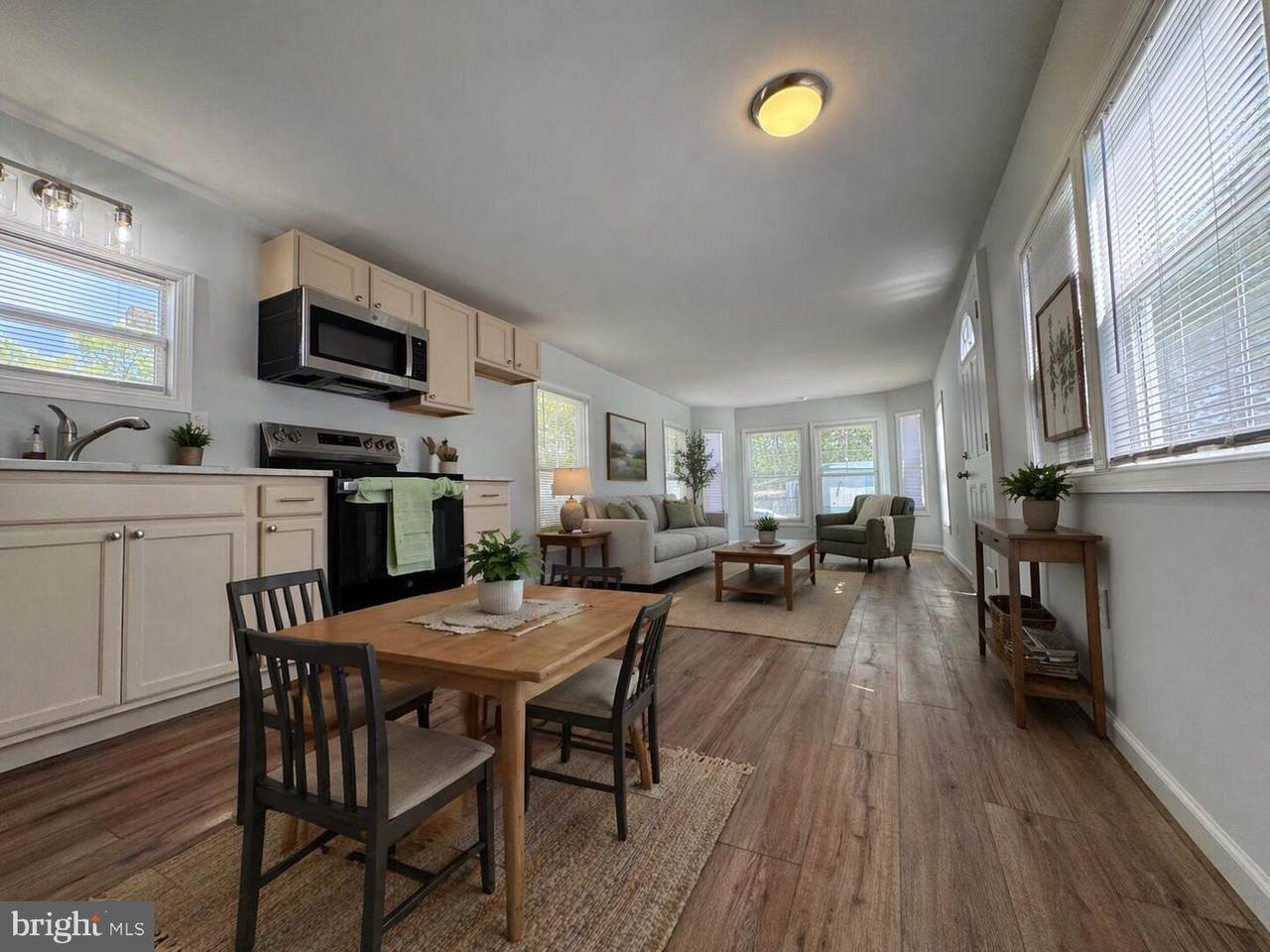 151 Roosevelt Avenue - Photo 1